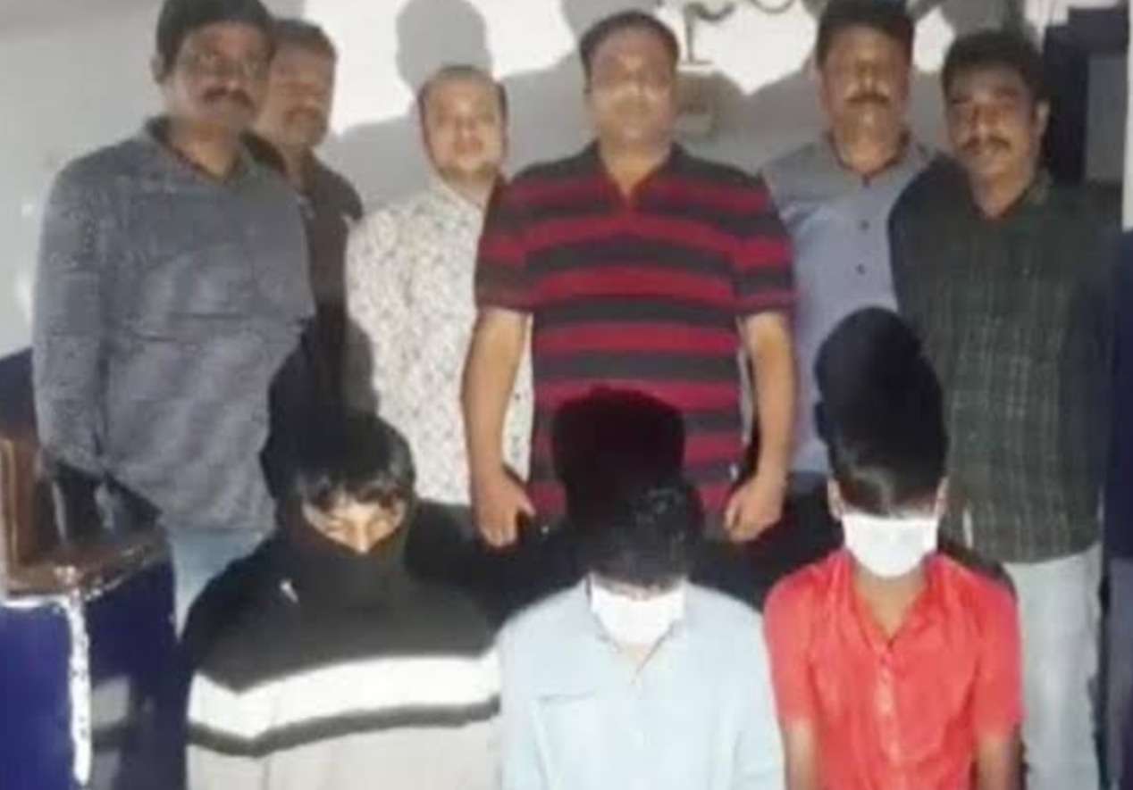 मुंबई Diary.. गे सेक्स रॅकेट चा पर्दाफाश..!