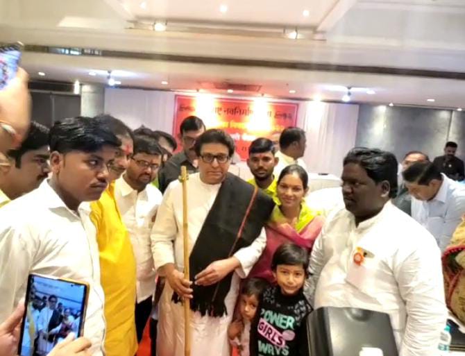 मनसेच्या वतीने माळशिरस नगरपंचायत निवडणुकीत निवडून आलेल्या उमेदवारांचा राज साहेब ठाकरे यांच्या हस्ते सत्कार सोहळा संपन्न