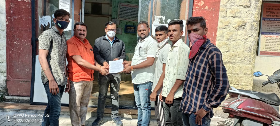 Amalner:चोर सोडून संन्याशाला शिक्षा...अवैध धंदे करणारे करत आहे रोखणाऱ्यावर गुन्हे दाखल..!साने नगर परिसरातील नागरिकांचे अधिकाऱ्यांना निवेदन...