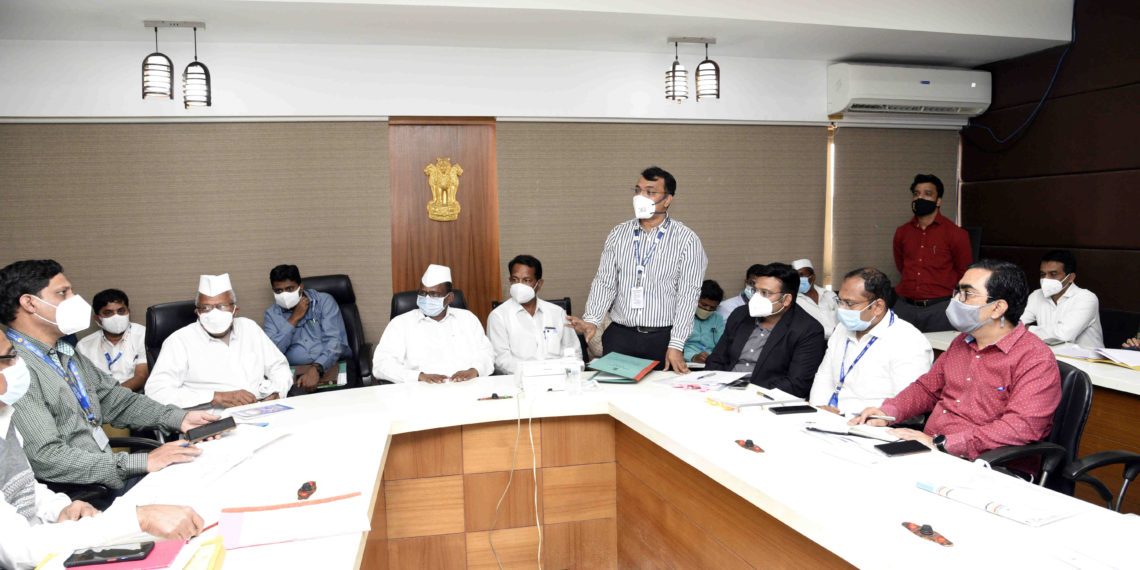 रस्त्यांसह इतर पायाभूत सुविधांचा दर्जा उंचावण्यावर भर द्यावा – विधानसभा उपाध्यक्ष नरहरी झिरवाळ यांच्या सूचना