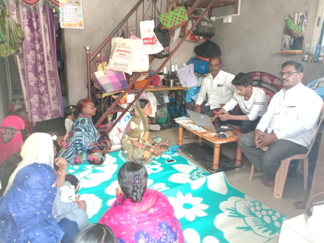 प्रभाग क्रमांक 17अ आणि ब व 8 मध्ये ई=श्रम योजना कार्ड प्रदान कार्यक्रम