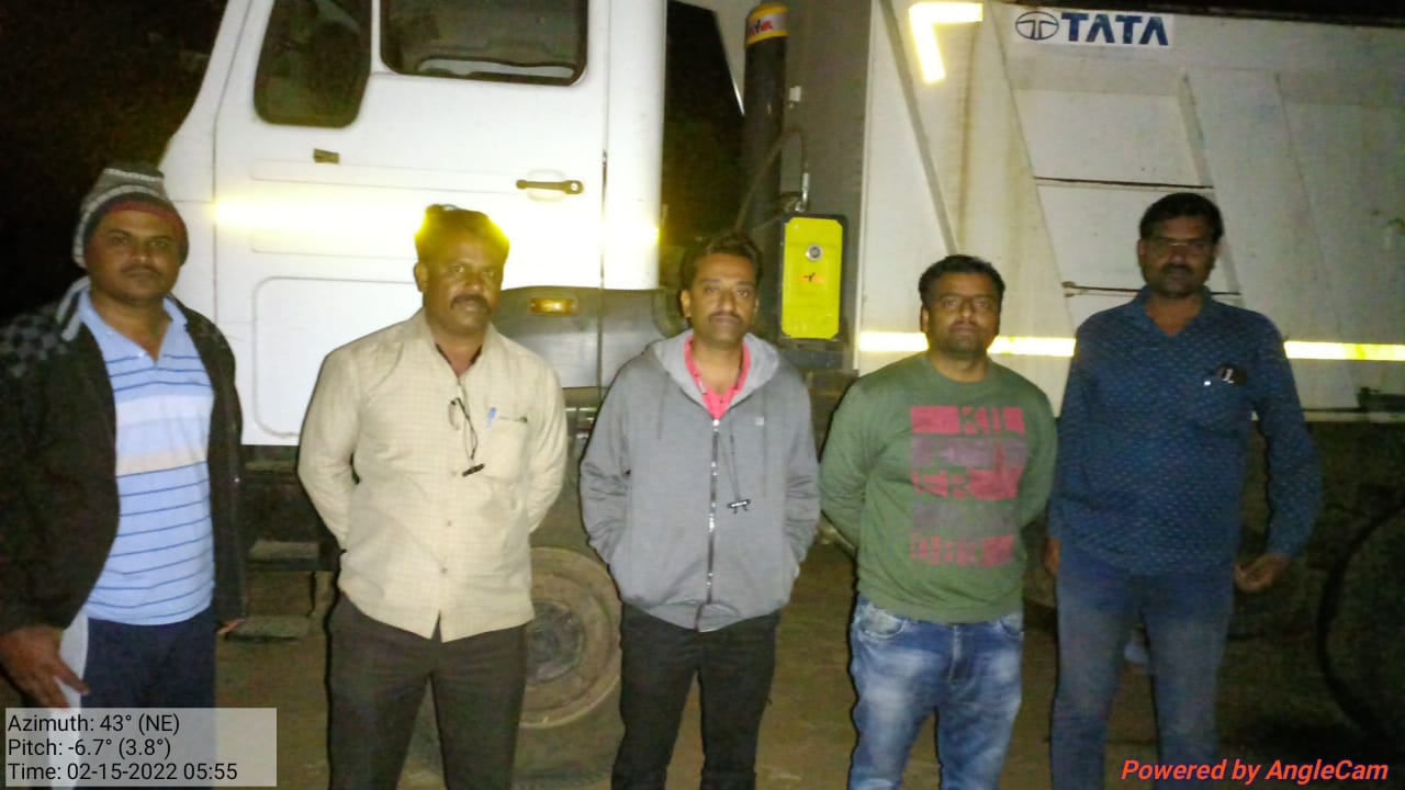 वाळू माफियांविरुद्ध महसूलची धडक कारवाई दोन वाळू चोर ताब्यात..