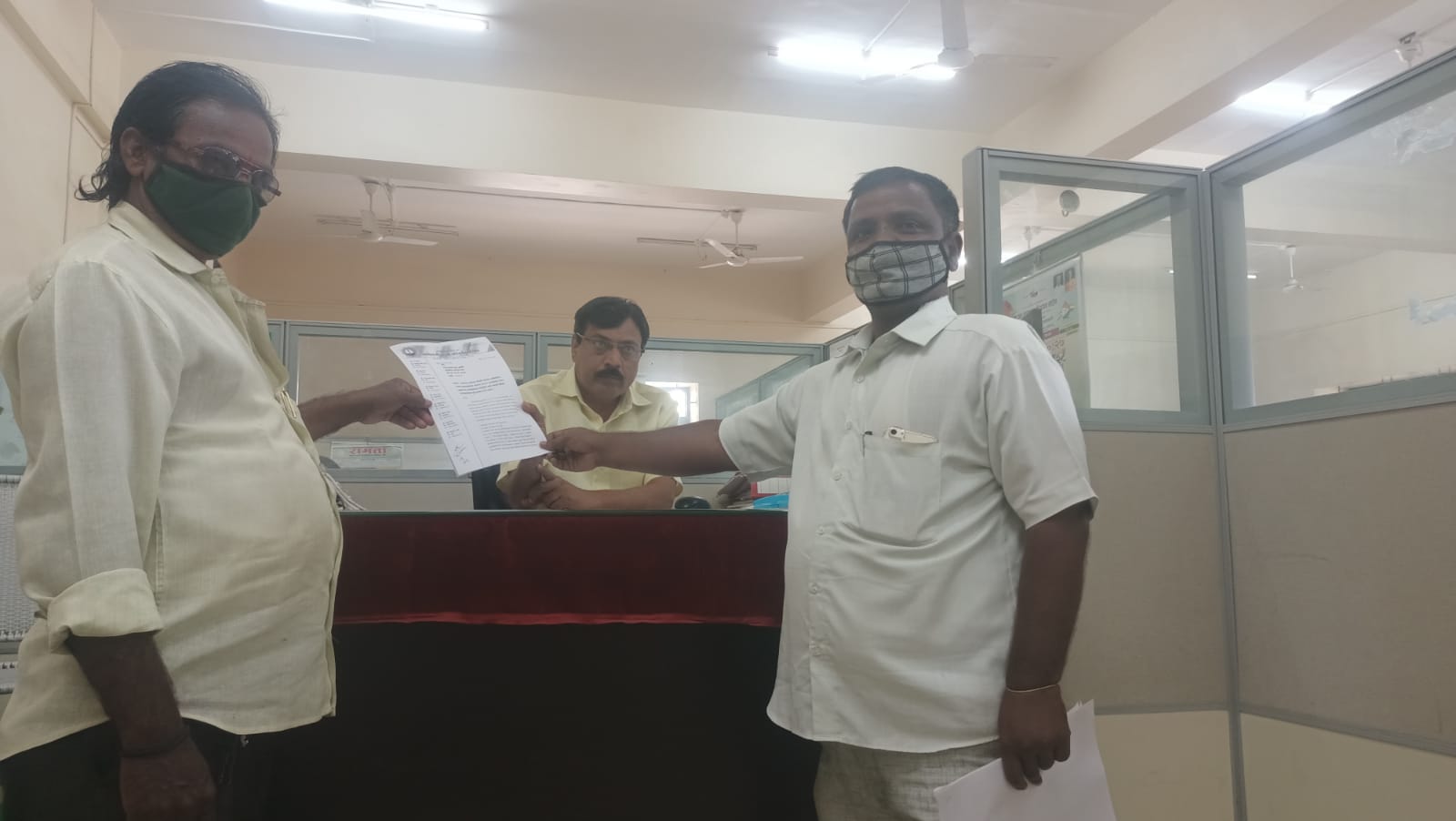 आदिवासी पारधी समाजा बद्दल अपशब्द वापरून,समाज्याची बदनामी करणाऱ्या लोकांविरुद्ध गुन्हे दाखल करा.