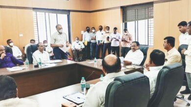 उजनी कालवा बाधितांना लवकरच मिळणार मोबदला कल्याण काळे व उजनी कालवा संघर्ष समितीच्या पाठपुराव्याला यश