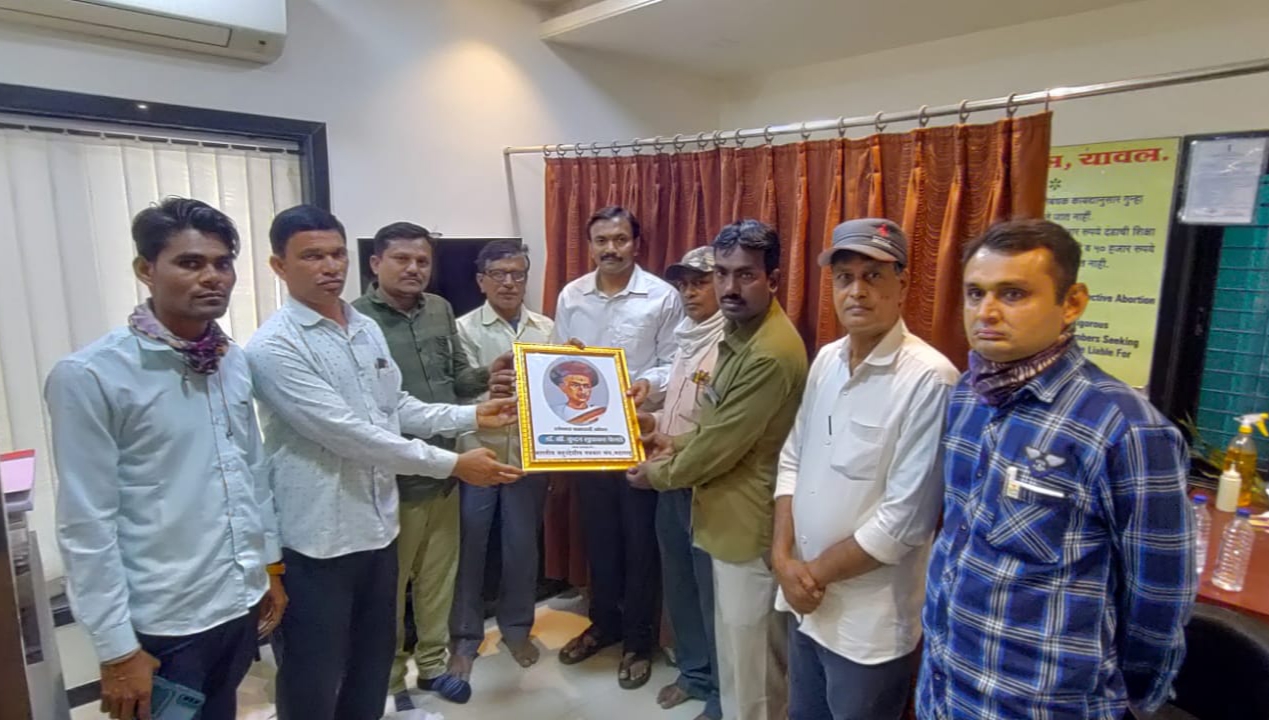 यावल भारतीय बहुउद्देशीय पत्रकार संघाच्या २० फेब्रुवारी या दर्पणकार जांभेकरांच्या जयंती निमित्ताने डॉ . कुंदन फेगडेच्या हस्ते प्रतिमा अनावरण