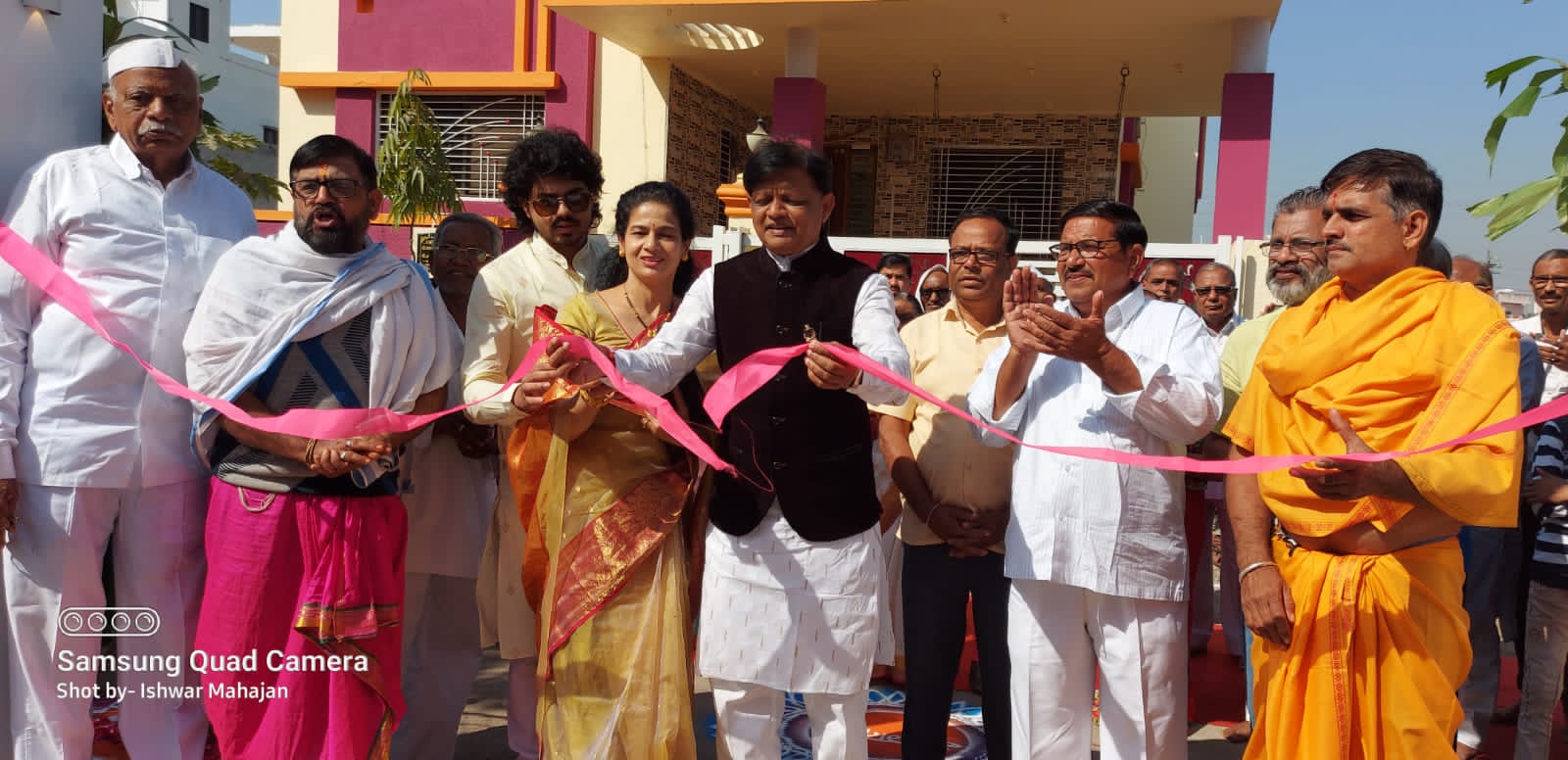 Amalner:संत गजानन महाराज यांचा प्रकट दिनानिमित्ताने महाप्रसादाचा कार्यक्रम संपन्न.