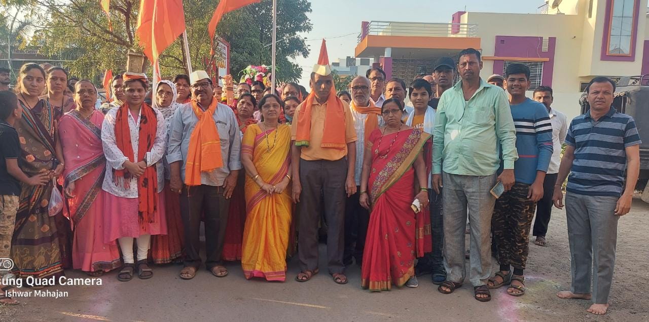 Amalner: महीला वारी निघाली शेगांवला... ......