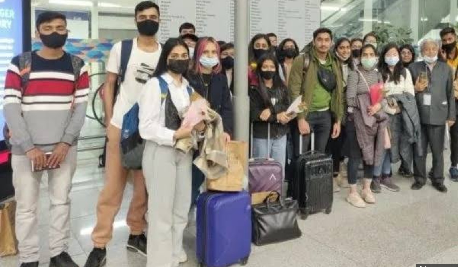 Russia Ukraine War:महाराष्ट्रातील 1200 विद्यार्थी युक्रेन मध्ये अडकले..!पहा जिल्हा निहाय संख्या..आणि हेल्पलाईन नं...जळगाव मधील 9 विद्यार्थी...!