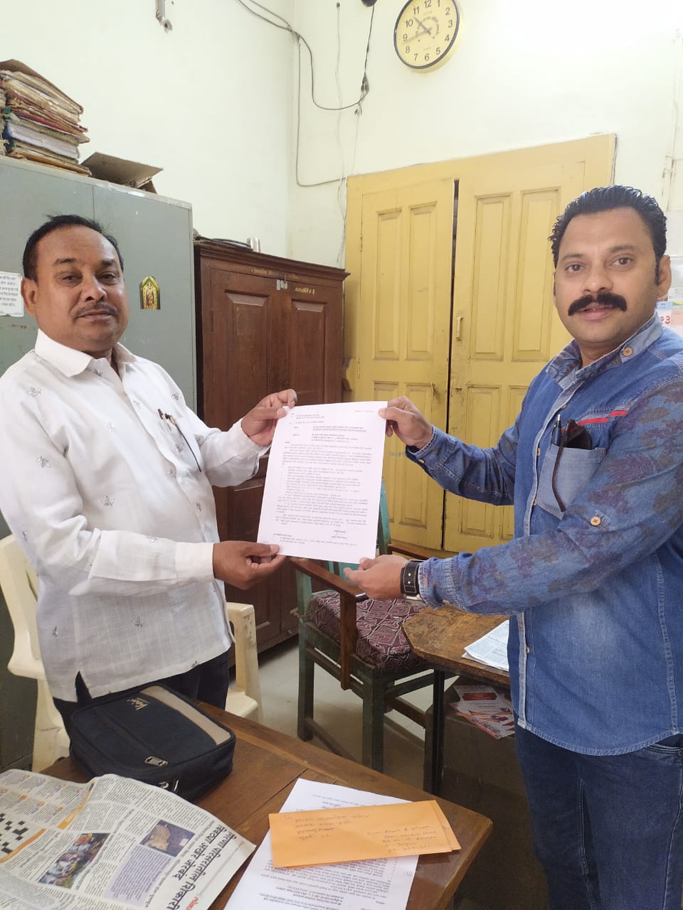 Amalner:कृ.उ. बा समितीचे भूखंड बेकायदेशीर रित्या देणाऱ्या प्रशासक व इतर सभासदांना अपात्र करा...सामाजिक कार्यकर्ते अनंत निकम यांची मागणी...