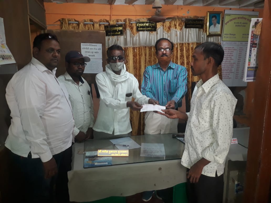 मोठा वाघोदा ग्रामपंचायती तर्फे ७३:अपंग लाभार्थ्यांना १००० प्रमाणे अनुदान वाटप