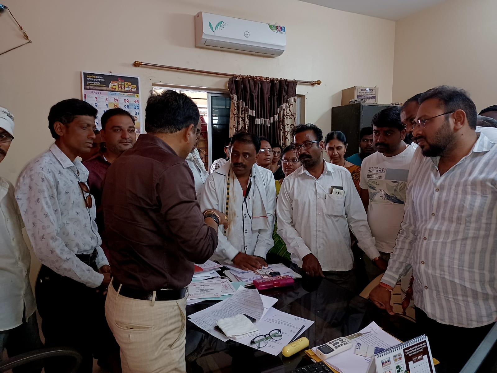 सावदा शहरातील सोमेश्वर नगर व सुगंगा नगर परीसरात ऐन उन्हाळ्यात पाणी मिळेना । नवीन पाईपलाईन टाकूनही पाणी टंचाई कायम