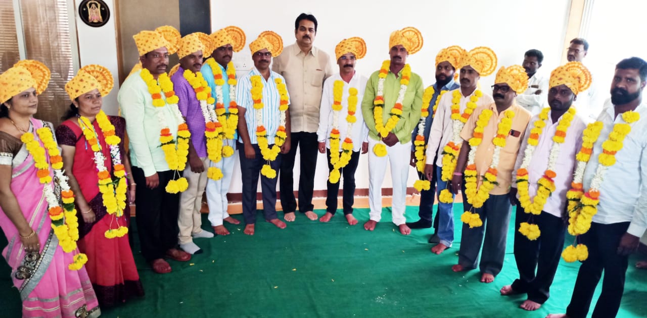 हर्षवर्धन पाटील यांच्या हस्ते वालचंदनगर सह.बँकेच्या नूतन संचालकांचा सत्कार