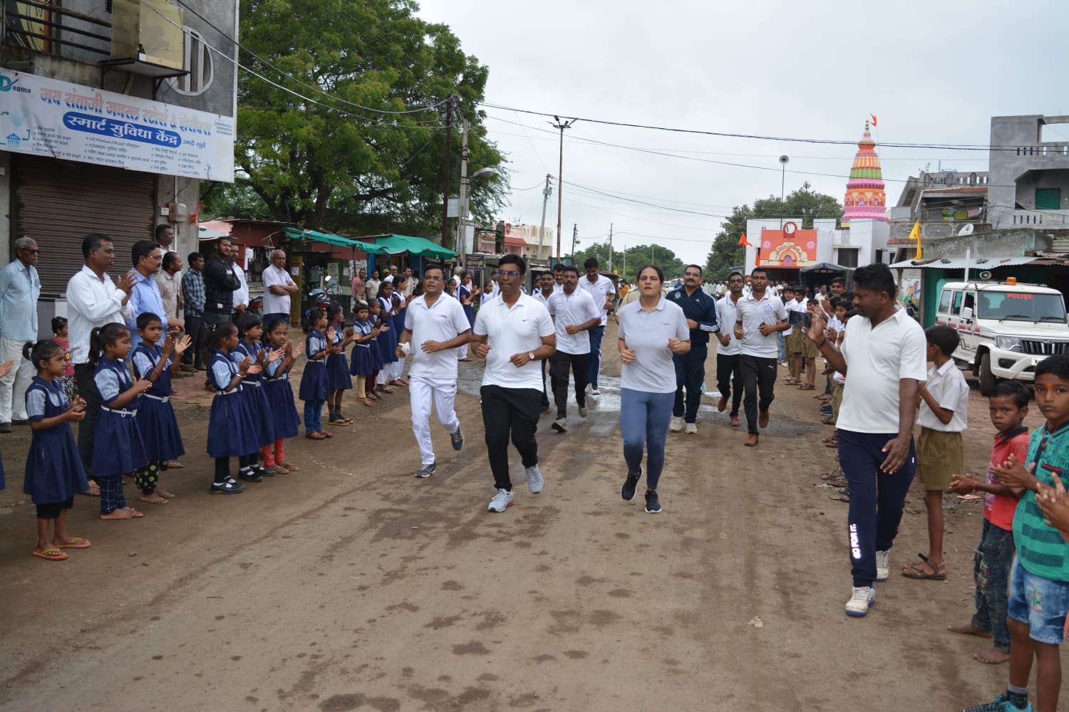 स्वातंत्र्याचा अमृत महोत्सवानिमित्त नंदुरबार जिल्हा पोलीस दलातर्फे अमृत महोत्सव दौड व वृक्षारोपण कार्यक्रम