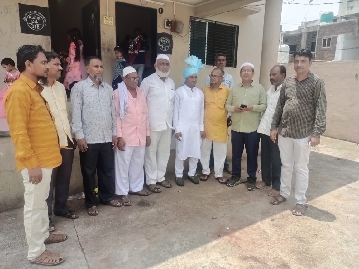 शेख-मलिक परिवाराने साखरपुड्यात बांधली लग्नाची रेशीमगाठ