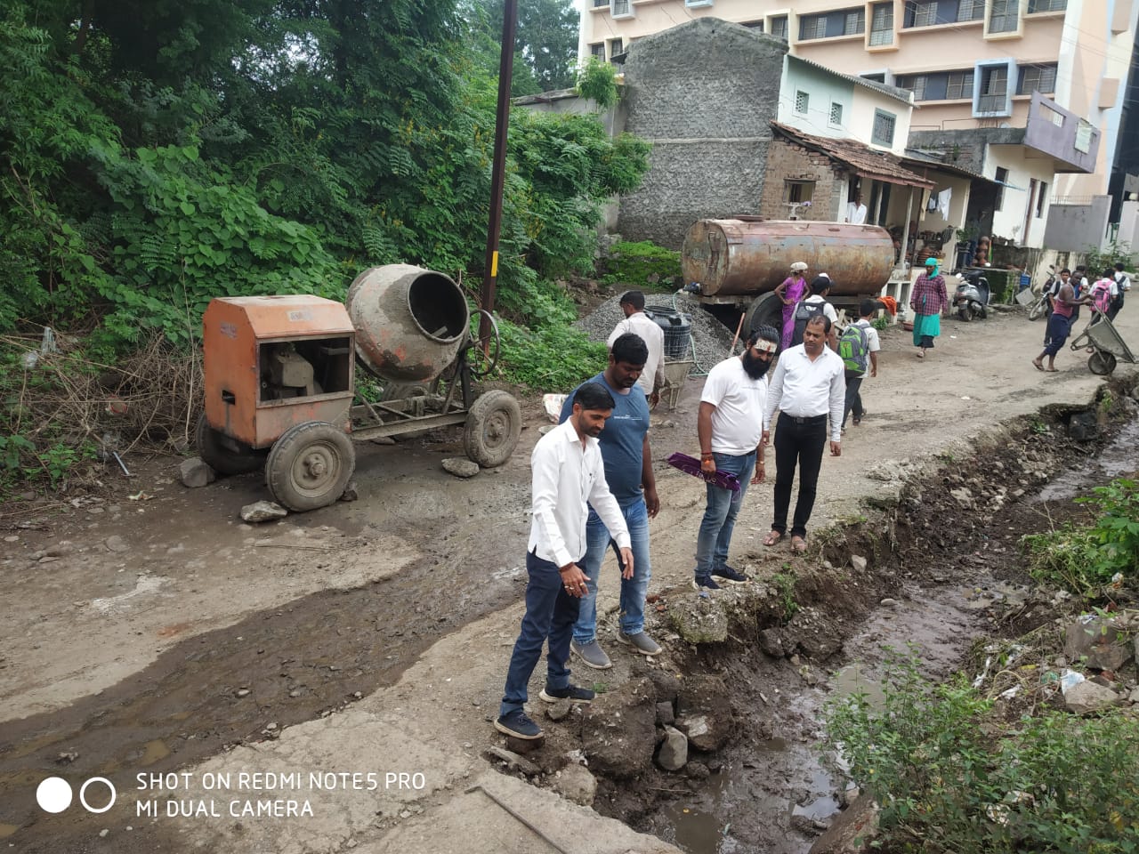 चांदवड शहर भाजपा च्या मागणीला यश,गटारीच्या कामाला सुरुवात