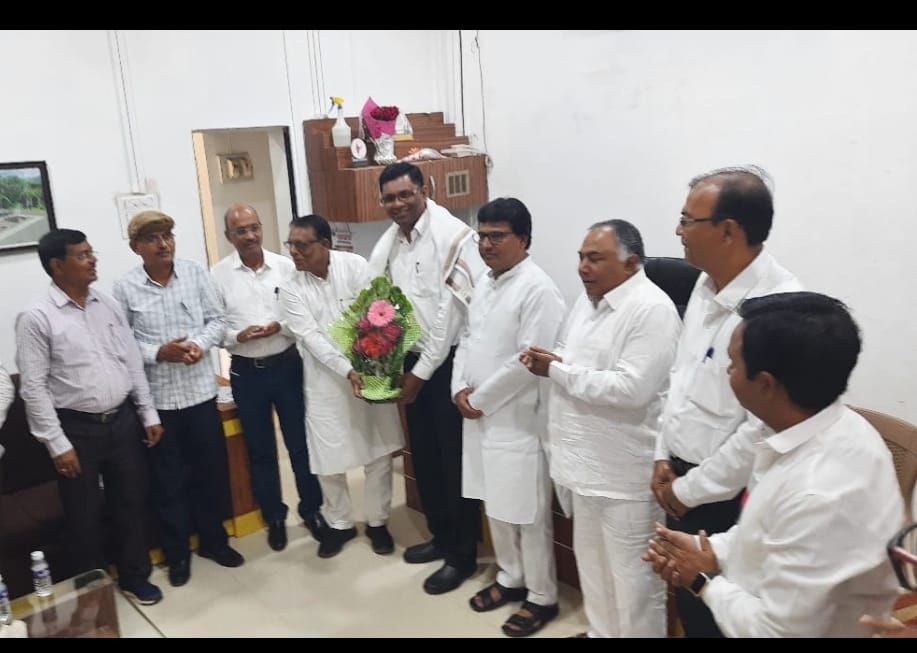 Amalner: प्रा.किशोर पाटील यांना इतिहास विषयात पी.एच.डी प्रदान..शैक्षणिक स्तरातून अभिनंदनाचा वर्षाव...