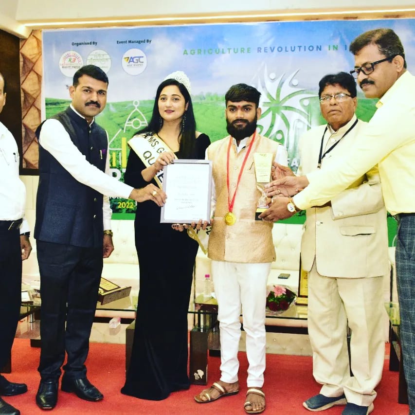 पोलिस मित्र समिती राज्य युवा अध्यक्ष ओमकार तासकर यांना सोशल अॅक्टिविटी व कृषी क्षेत्रातील नॅशनल एक्सलन्स अवॉर्डने सन्मान प्रदान,