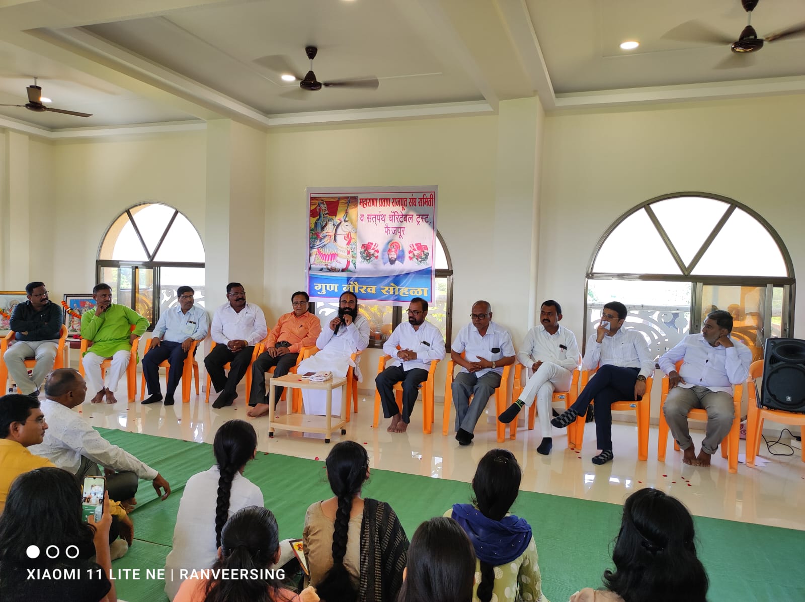 ज्वाज्वल्य इतिहासाच्या बळावर विद्यार्थ्यांनी अभिमानास्पद भविष्य घडवावे - प पू महामंडलेश्वर आचार्य जनार्दन हरीजी महाराज