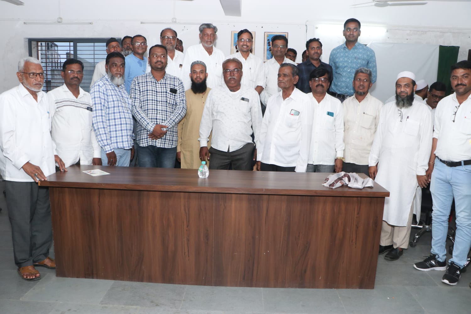 Amalner: अमळनेर नगरपरिषदेचे मुख्याधिकारी व माजी सैनिकांचा मुस्लिम बांधवांच्या वतीने सत्कार