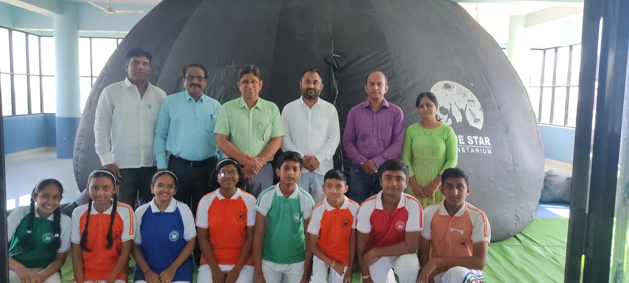 Amalner: एड ललिता पाटील इंटरनॅशनल स्कूल येथे मोबाईल प्लॅनेटेरियम