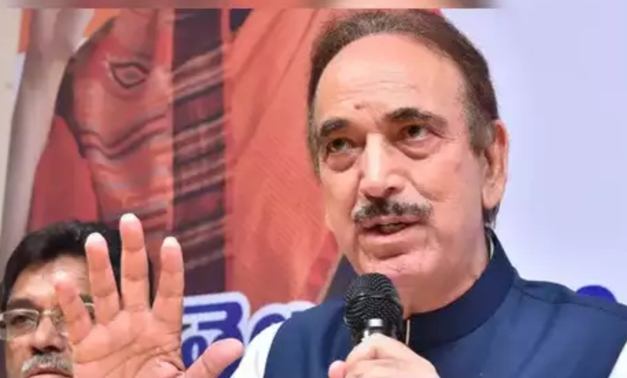 Politics:काँग्रेस चे जेष्ठ निष्ठावंत नेते गुलामनबी काँग्रेस मधून "आझाद"..दिला राजीनामा..!पहा कारणे..!