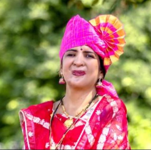 दिव्यांगत्वावर मात करत सावित्रीच्या लेकीने उमटविली आदर्श शिक्षक पुरस्कारवर मोहोर !