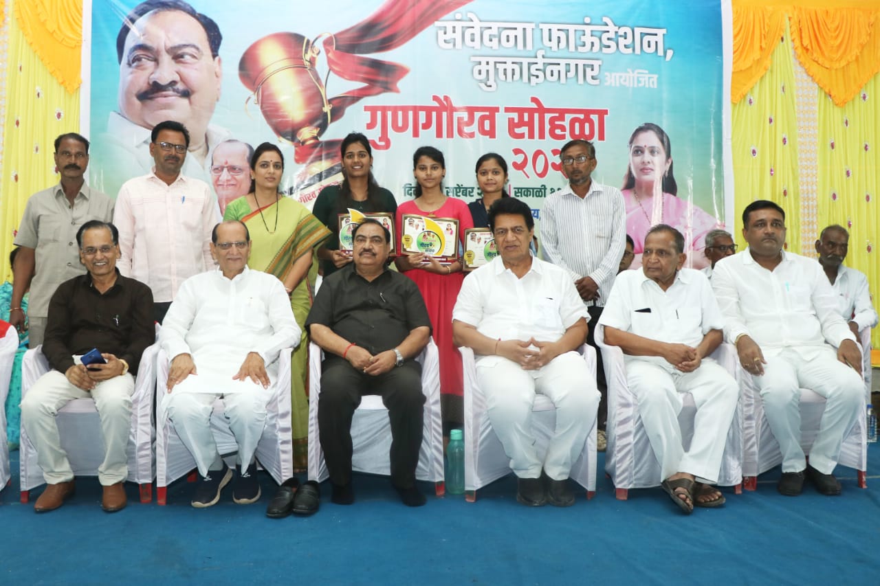 ऐनपुर येथील सरदार वल्लभभाई पटेल विद्यालयातील विद्यार्थ्यांचा मुक्ताईनगर येथे भव्य सत्कार: