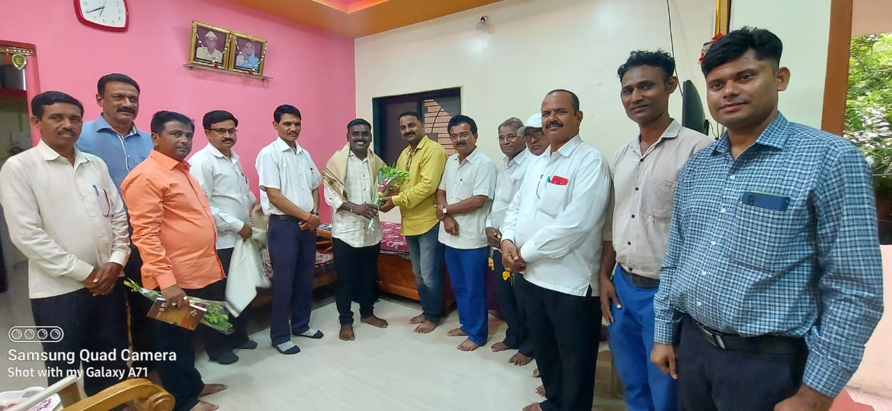 Amalner: ओबीसी शिक्षक असोसिएशनच्या वतीने शरद खैरनारचा सत्कार...