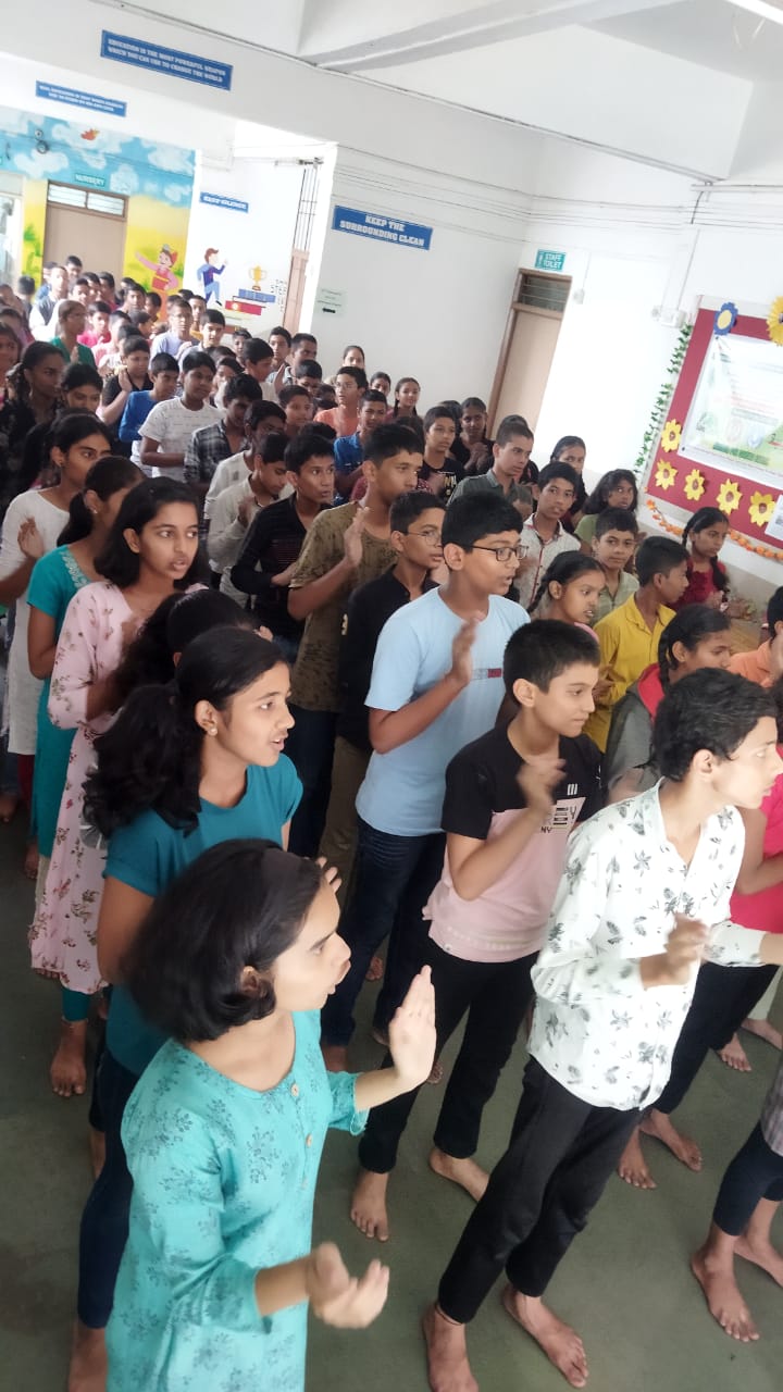 पुणे जिल्हा शिक्षण मंडळाचे इंग्लिश मीडियम स्कूल,आकुर्डी याठिकाणी पर्यावरण पूरक गणेशोत्सव साजरा