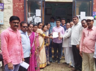 Amalner: सेलू येथील अल्पवयीन मुलीवर अत्याचार करणाऱ्या नराधमांना फाशीची शिक्षा द्यावी..न्हावी पंच मंडळाची निवेदनाद्वारे मागणी..