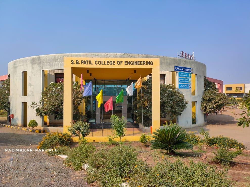 स्थापत्य अभियांत्रिकीच्या विद्यार्थ्यांची विविध कंपन्यांमध्ये निवड एस बी पाटील अभियांत्रिकी महाविद्यालयाचे यश