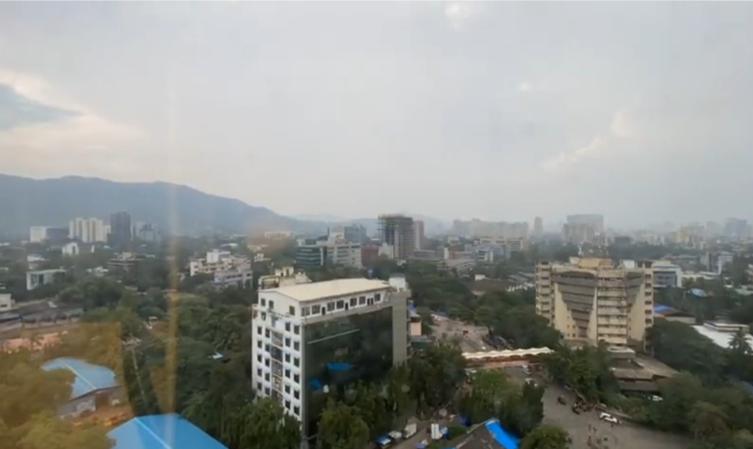 Mumbai Diary: मुंबईतील ती 15 मिनिटे..!जे उघड्या डोळ्यांना दिसलं नाही ते टिपलं कॅमेऱ्याने..!पहा व्हिडीओ..!
