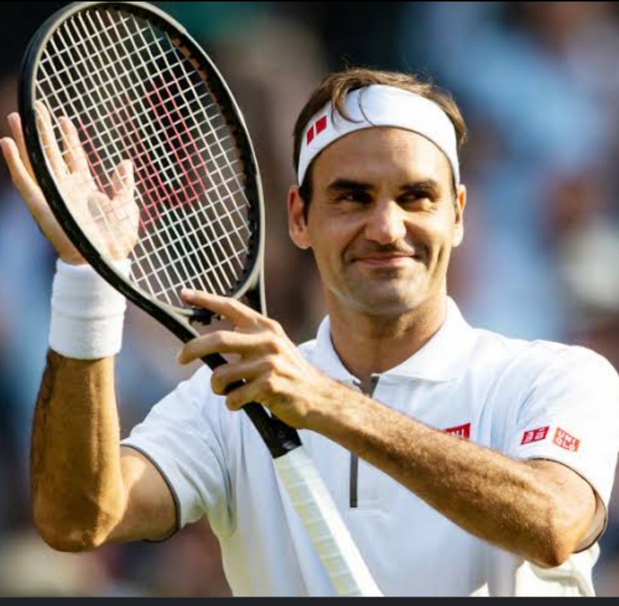 Sports: wimbledon:Roger Federer: 24 वर्षाच्या धमाकेदार कामगीरी नंतर रॉजर फेडरर ने केली निवृत्तीची घोषणा..!पहा व्हिडीओ..