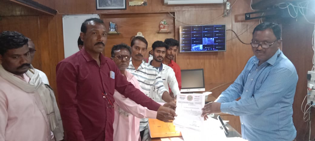 आदिवासी विकास प्रकल्प कार्यालयातील वैयक्तिक लाभाच्या योजना चालू करणे बाबत निवेदन