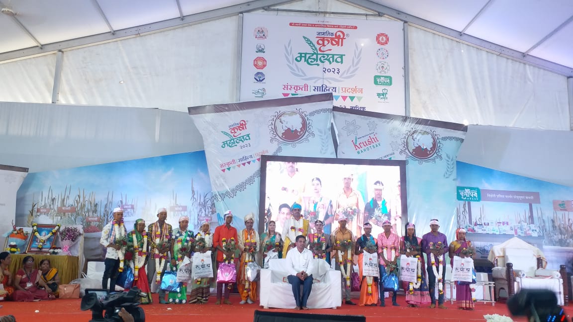 कृषी महोत्सवतील वधूवर मेळाव्यात पाच हजार नोंदणी..आठ जोडपी अडकली विवाह बंधनात...
