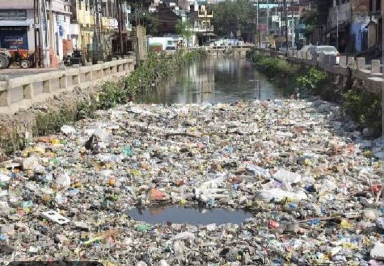 Jalgaon Live: शहरात हरवलाय चक्क नाला..!पाहू या मिळतोय का..?