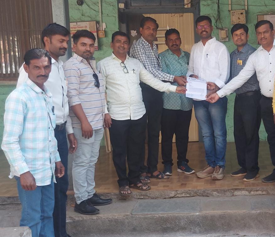 Amalner:  पत्रकार शशिकांत वारिशे यांची निर्घृण हत्या प्रकरणी महाराष्ट्र पत्रकार संघाच्या वतीने तहसीलदारांमार्फत मुख्यमंत्र्यांना निवेदन..