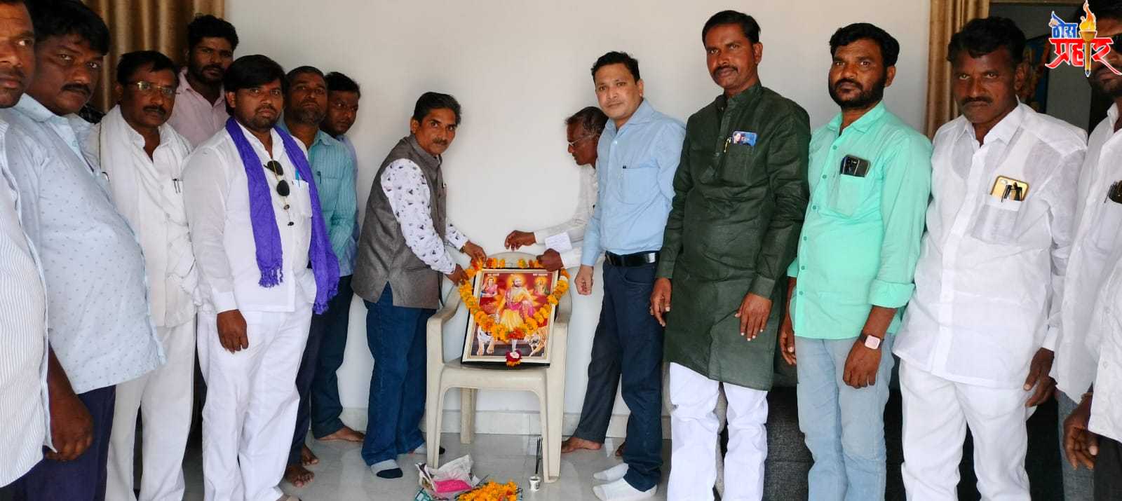 रिपब्लिकन सेनेच्या वतीने नरसी येथे शासकीय विश्रामगृह येथे छत्रपती शिवाजी महाराज यांची जयंती साजरी