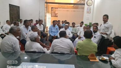 Amalner: मा आ शिरीषदादा चौधरी मित्रपरिवाराचे पदाधिकारी आणि कार्यकर्ते यांची कृषी उत्पन्न बाजार समितीच्या निवणुकीत उतरणार..! बैठकीत निर्णय..!