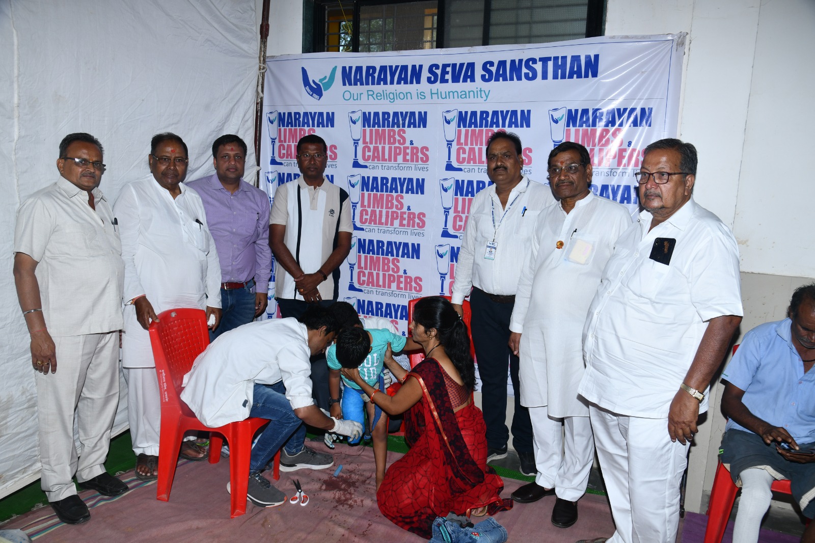 Amalner: दिव्यांग रुग्णांसाठी नारायण सेवा संस्था दिव्यांग शल्य चिकित्साता शिबिरला उत्स्फूर्त प्रतिसाद