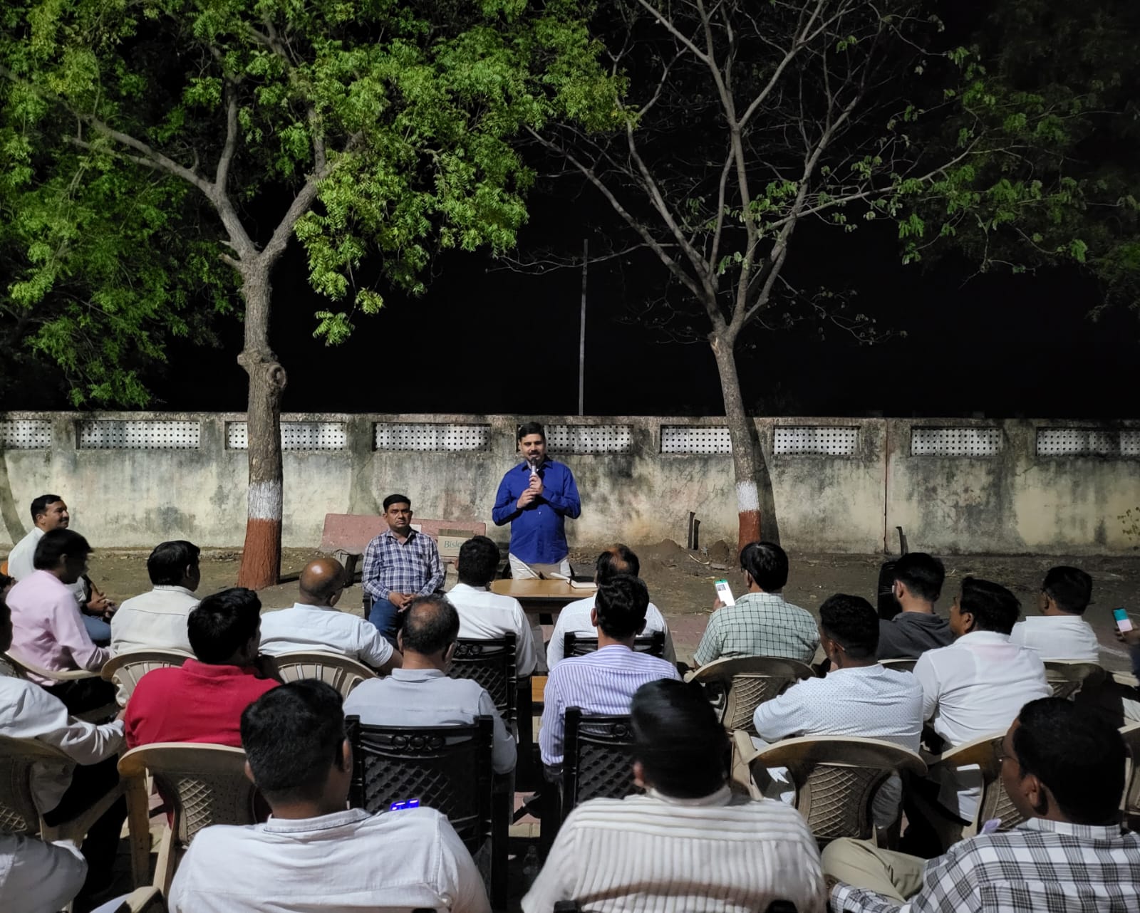 Amalner: कलम आणि कायदा सोबत चालले तर सुव्यवस्था निर्माण होईल.. पीआय विजय शिंदे