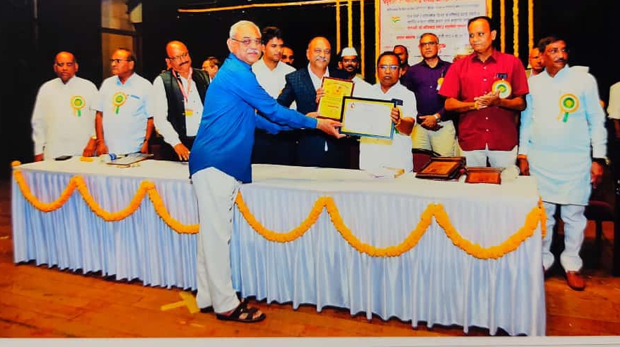 सावदा येथील जेष्ठ पत्रकार श्याम पाटील ठरले "पद्मश्री डॉ.मणिभाई देसाई राष्ट्रसेवा "या पुरस्काराचे मानकरी
