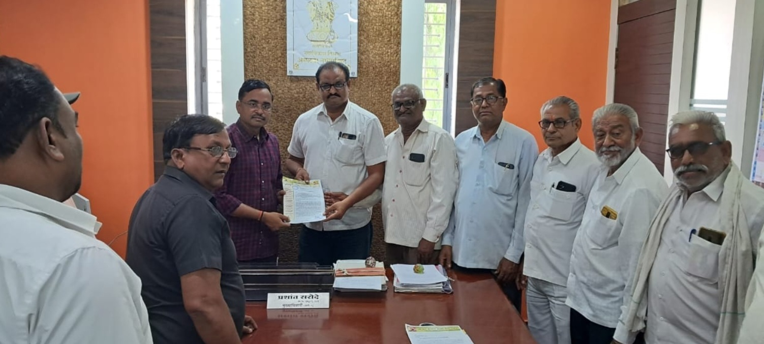 Amalner: अंत्यसंस्कारास लाकडा ऐवजी गोवऱ्या पुरवाव्यात.. विविध सामाजिक संस्थांची मुख्याधिकाऱ्यांकडे  मागणी