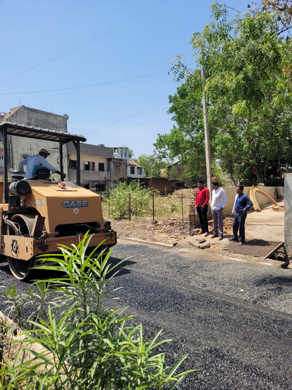 Amalner: रेल्वे स्टेशन ते सुभाष चौक रस्त्याचा डांबरीकरणास सुरवात...