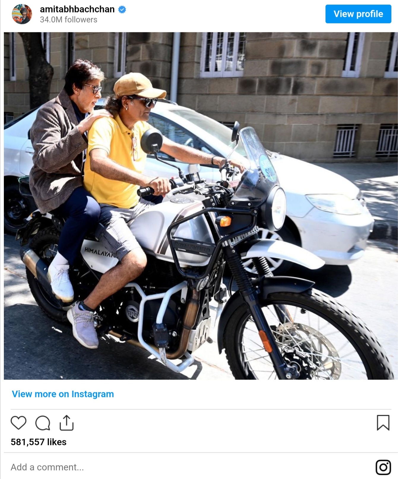 Bollywood: सुपरस्टार अमिताभ बच्चन यांनी रस्त्यावरील अनोळखी व्यक्तीकडून लिफ्ट..! काय आहे कारण..!