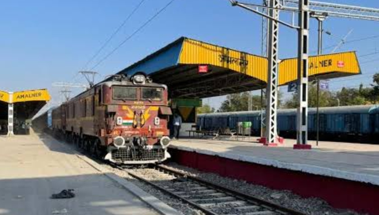 Amalner: रेल्वे स्थानकात फूड स्टॉल ताबडतोब सुरू करावा...प्रीतपालसिंग बग्गा यांची मागणी..