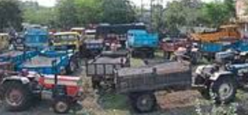 Amalner: नवनिर्वाचित तहसीलदार रुपेशकुमार सुराणा यांची धुंवाधार एन्ट्री...! अवैध वाळू वाहतूक करणाऱ्या 15 वाहनांवर कार्यवाही...!