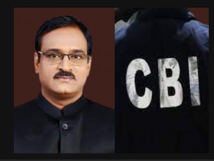 पुणे च्या आयएएस अधिकाऱ्यास ८ लाखांची लाच घेताना अटक जळगांव चे जेष्ठ वकील अँड याकुब तडवी यांनी दिली होती तक्रार