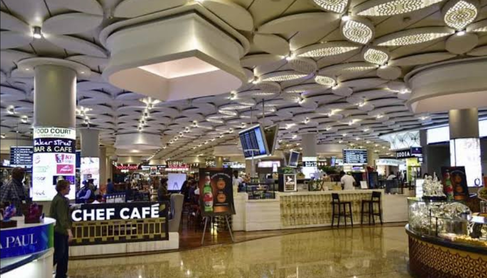 Mumbai Diary: माझ्या जवळ बॉम्ब आहे महिलेने म्हणताच मुंबई एअरपोर्टवर खळबळ...