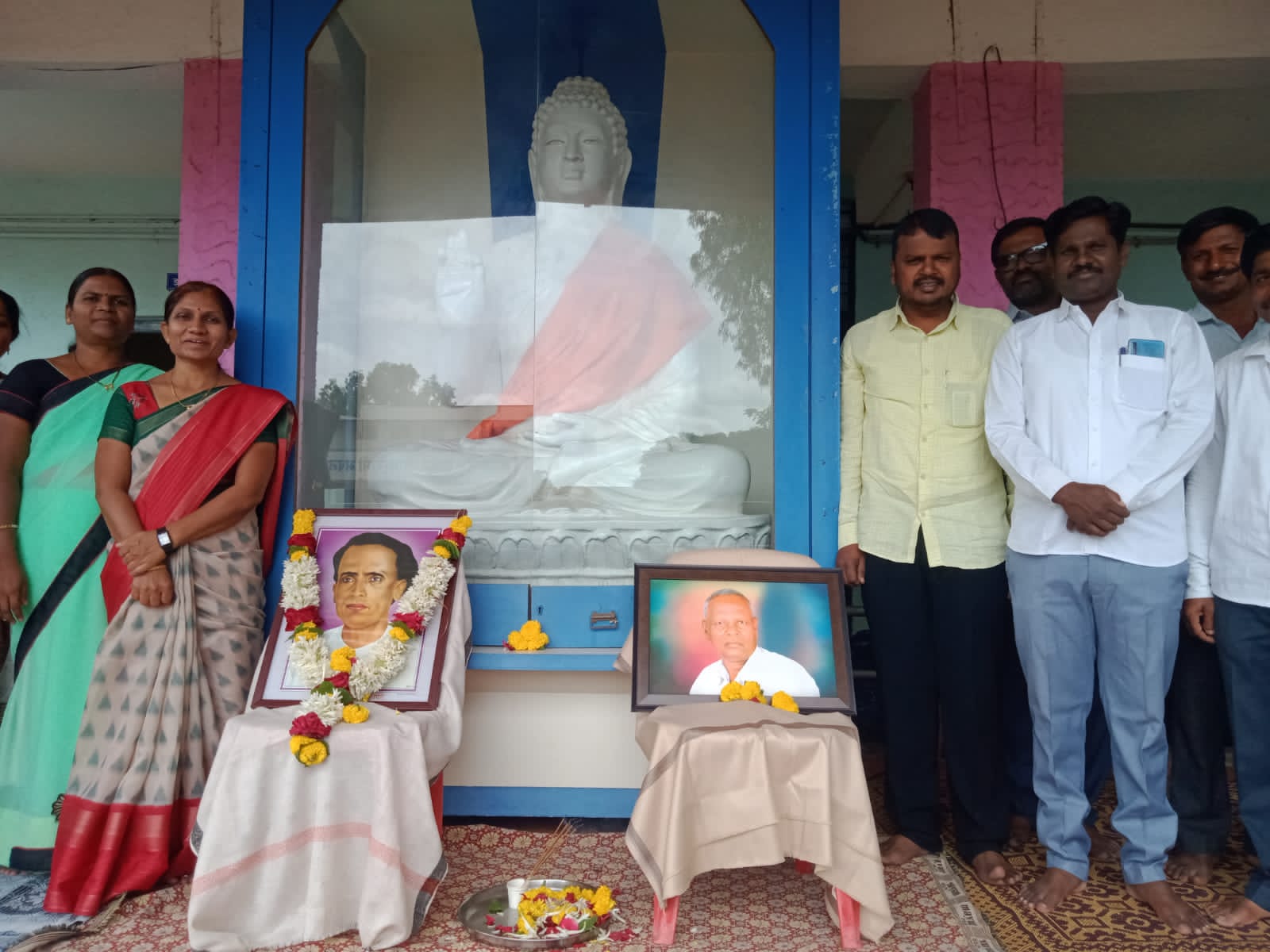 अण्णाभाऊ साठे हे वास्तववादी शाहीर व लेखक होते :- प्रा. जावेद शेख भिमाई आश्रमशाळेत साहित्यसम्राट अण्णाभाऊ साठेंना जयंतीदिनी अभिवादन